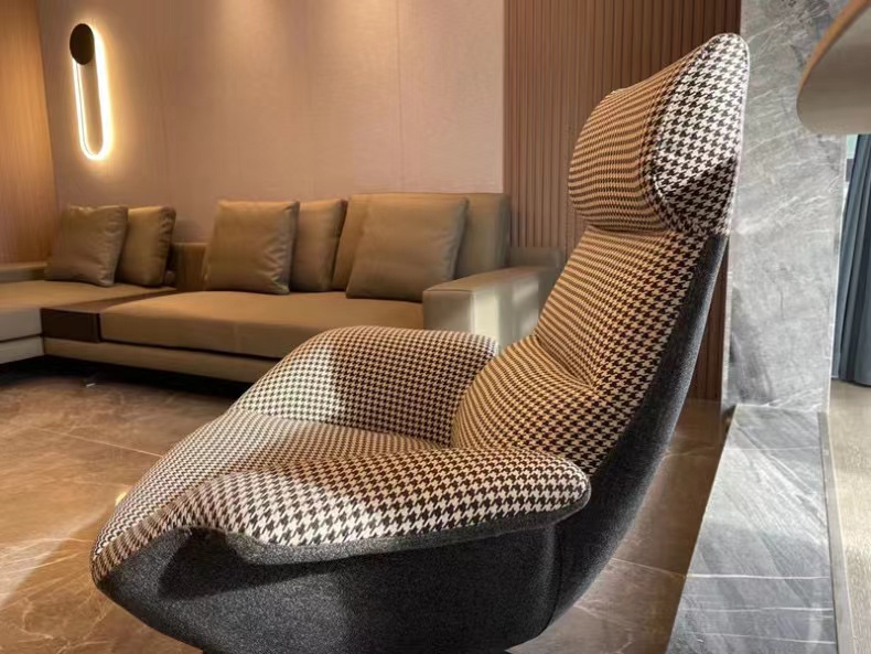 AB1025